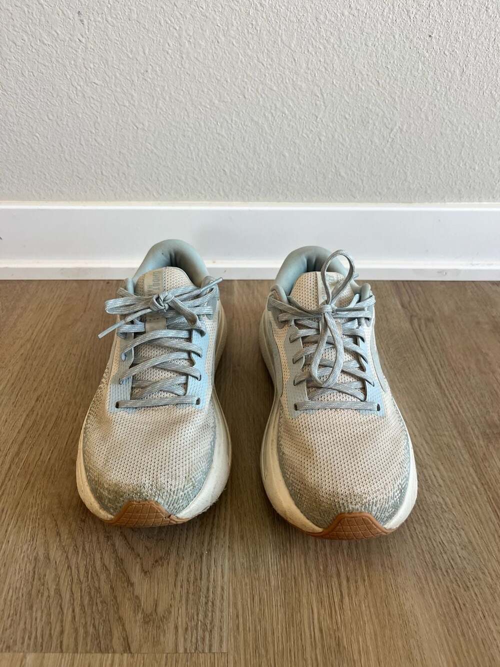 Brooks, Women's Ghost Max 2 Running/Walking Shoes, Baby Blue/White, Gum Sole, 7 - Picture 2 of 6